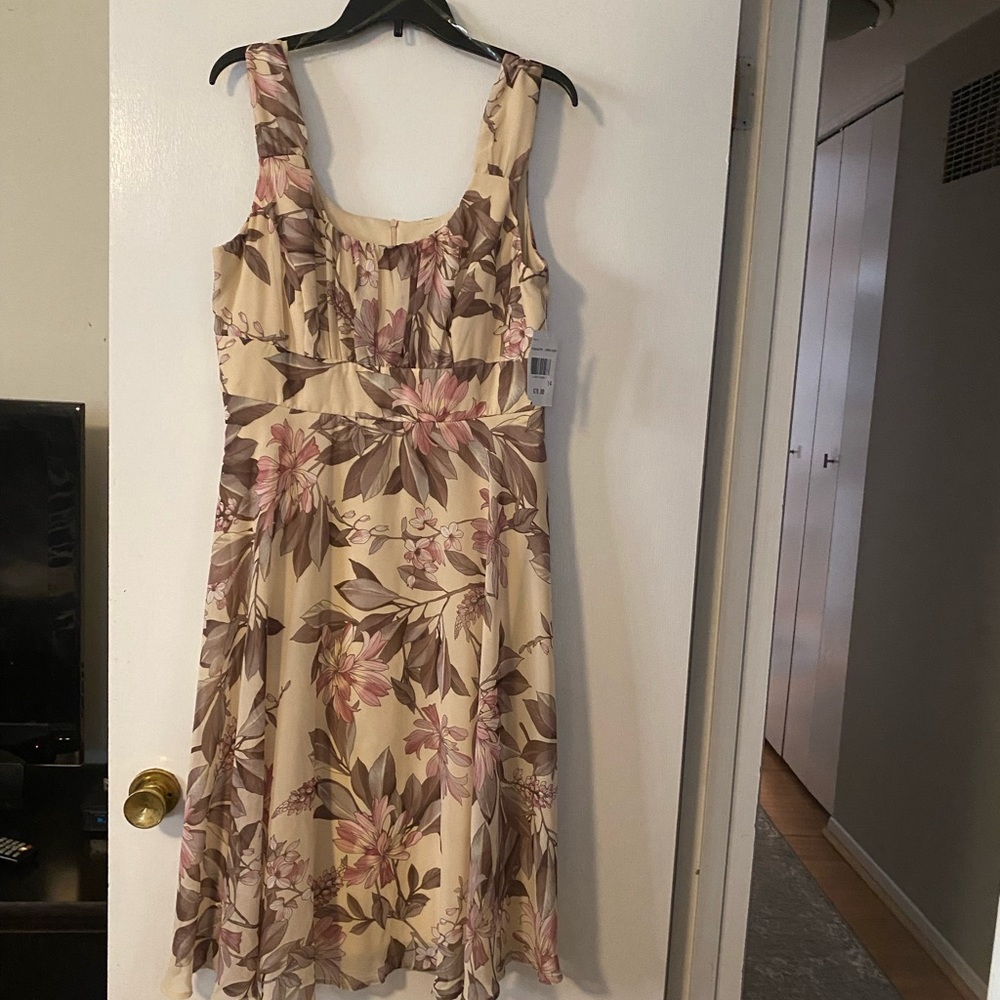 Connected Apparel floral dress NWT.